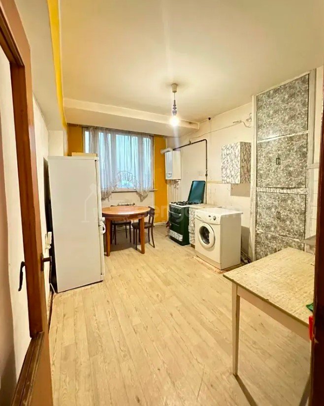 2 Սենյականոց Բնակարան, 77քմ, 6/12 հարկ, Պետական Վիճակում