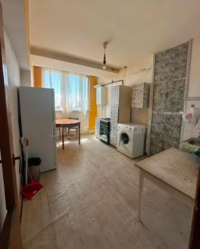 2 Սենյականոց Բնակարան, 77քմ, 6/12 հարկ, Պետական Վիճակում