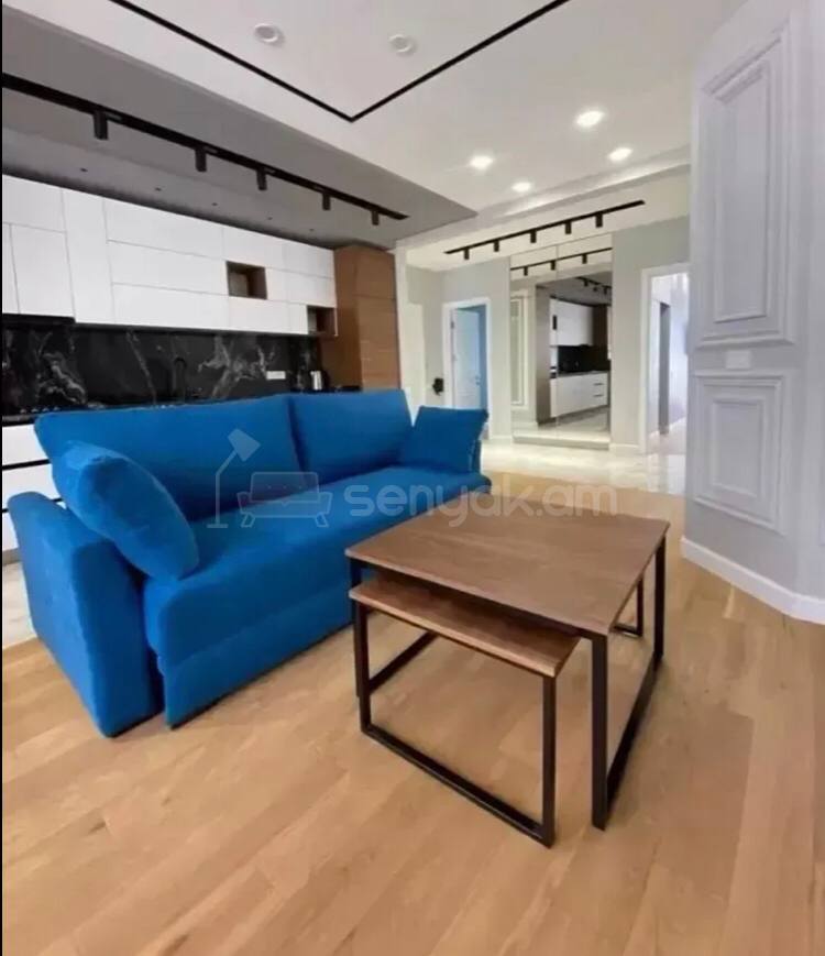 3 Սենյականոց Բնակարան Քարե Շենքում, 90քմ, 3/5 հարկ, Դիզայներական Վերանորոգված, Կահավորված