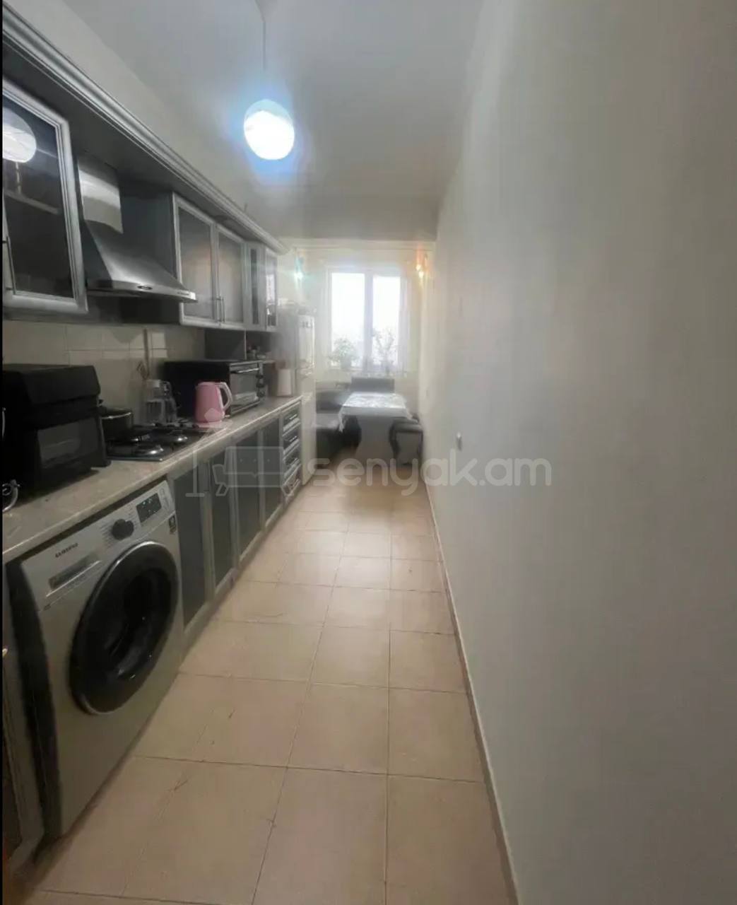3 Սենյականոց Բնակարան Քարե Շենքում, 77քմ, 5/5 հարկ, Կապիտալ Վերանորոգված