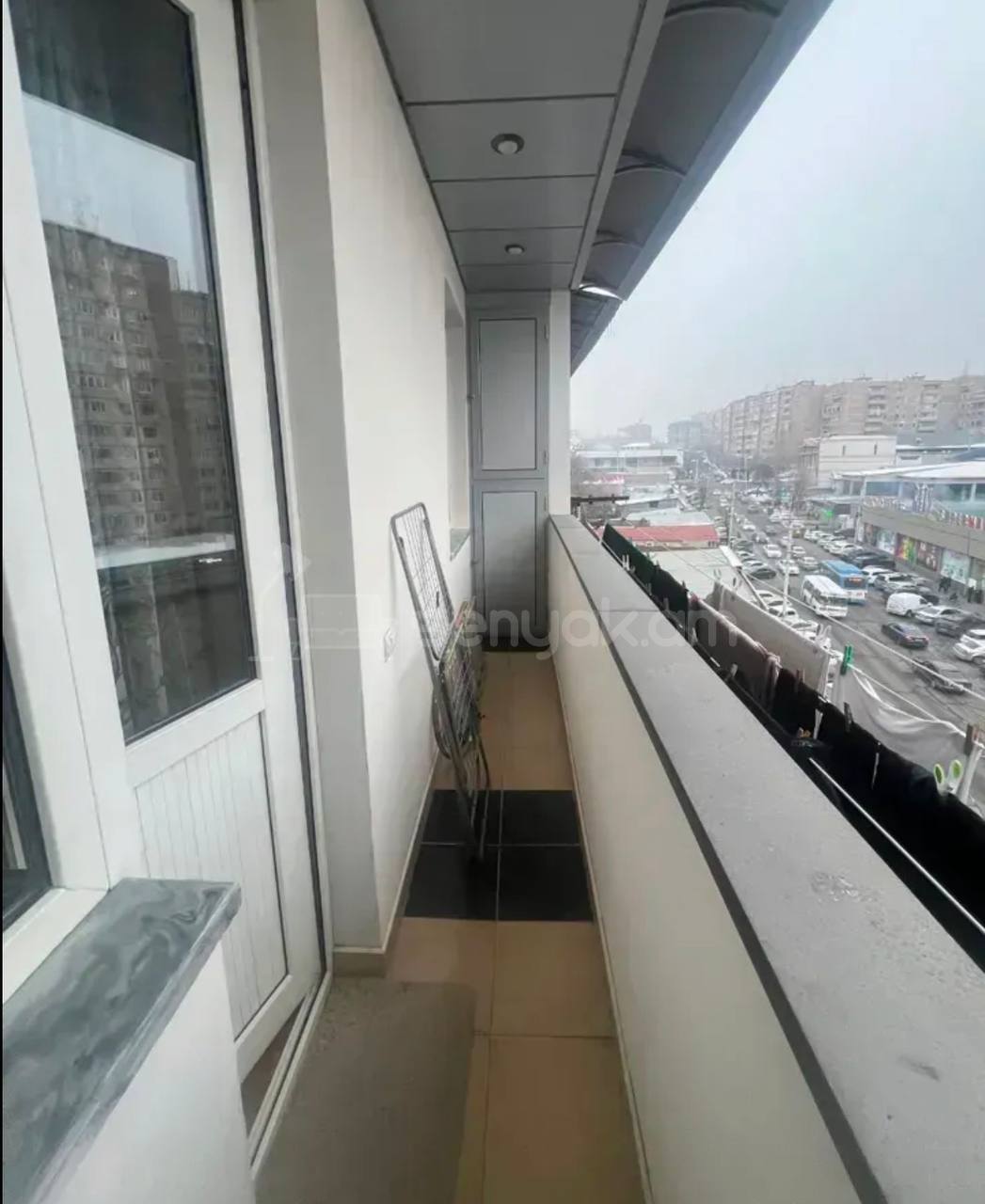 3 Սենյականոց Բնակարան Քարե Շենքում, 77քմ, 5/5 հարկ, Կապիտալ Վերանորոգված