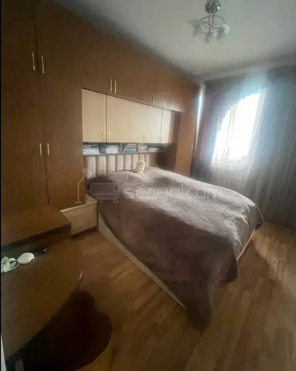 3 Սենյականոց Բնակարան Քարե Շենքում, 77քմ, 5/5 հարկ, Կապիտալ Վերանորոգված