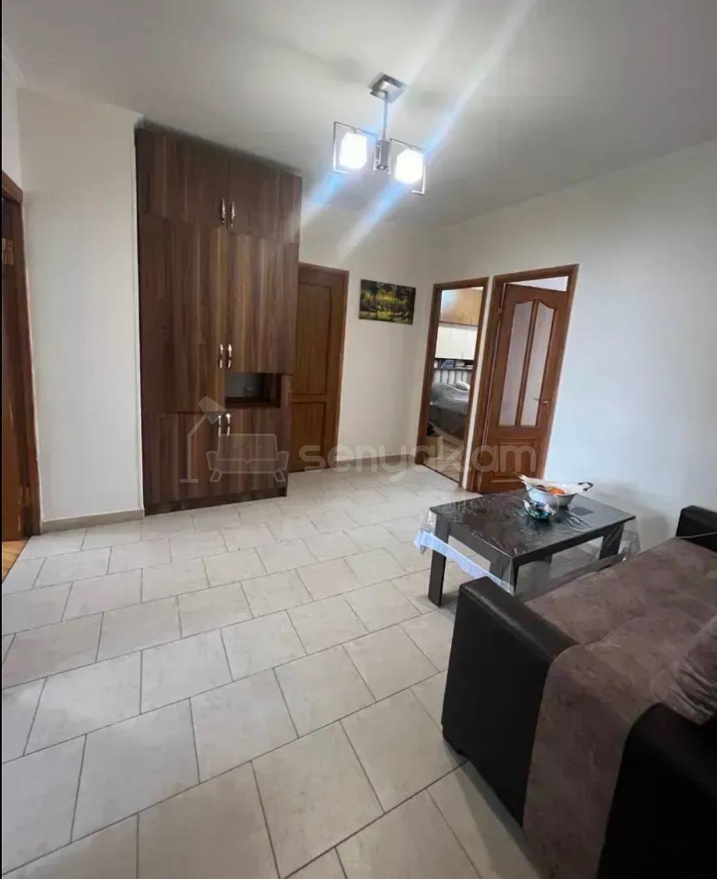 3 Սենյականոց Բնակարան Քարե Շենքում, 77քմ, 5/5 հարկ, Կապիտալ Վերանորոգված
