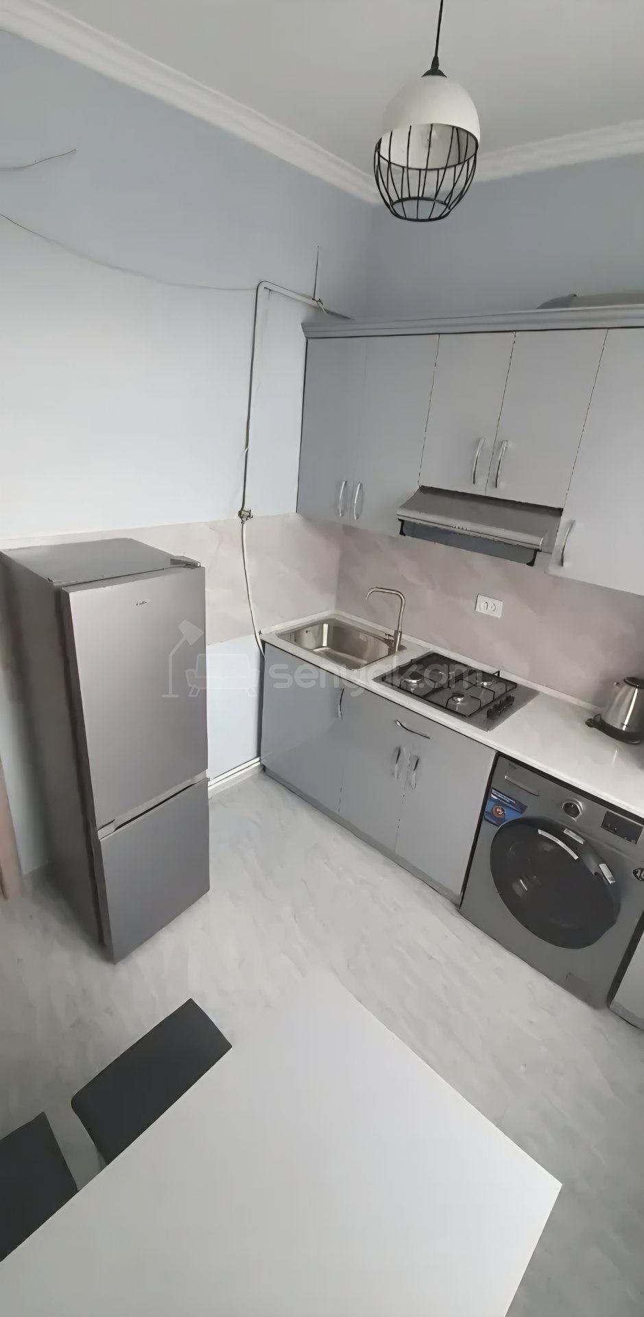 3 Սենյականոց Բնակարան Քարե Շենքում, 68քմ, 2/5 հարկ, Կապիտալ Վերանորոգված, Կահավորված