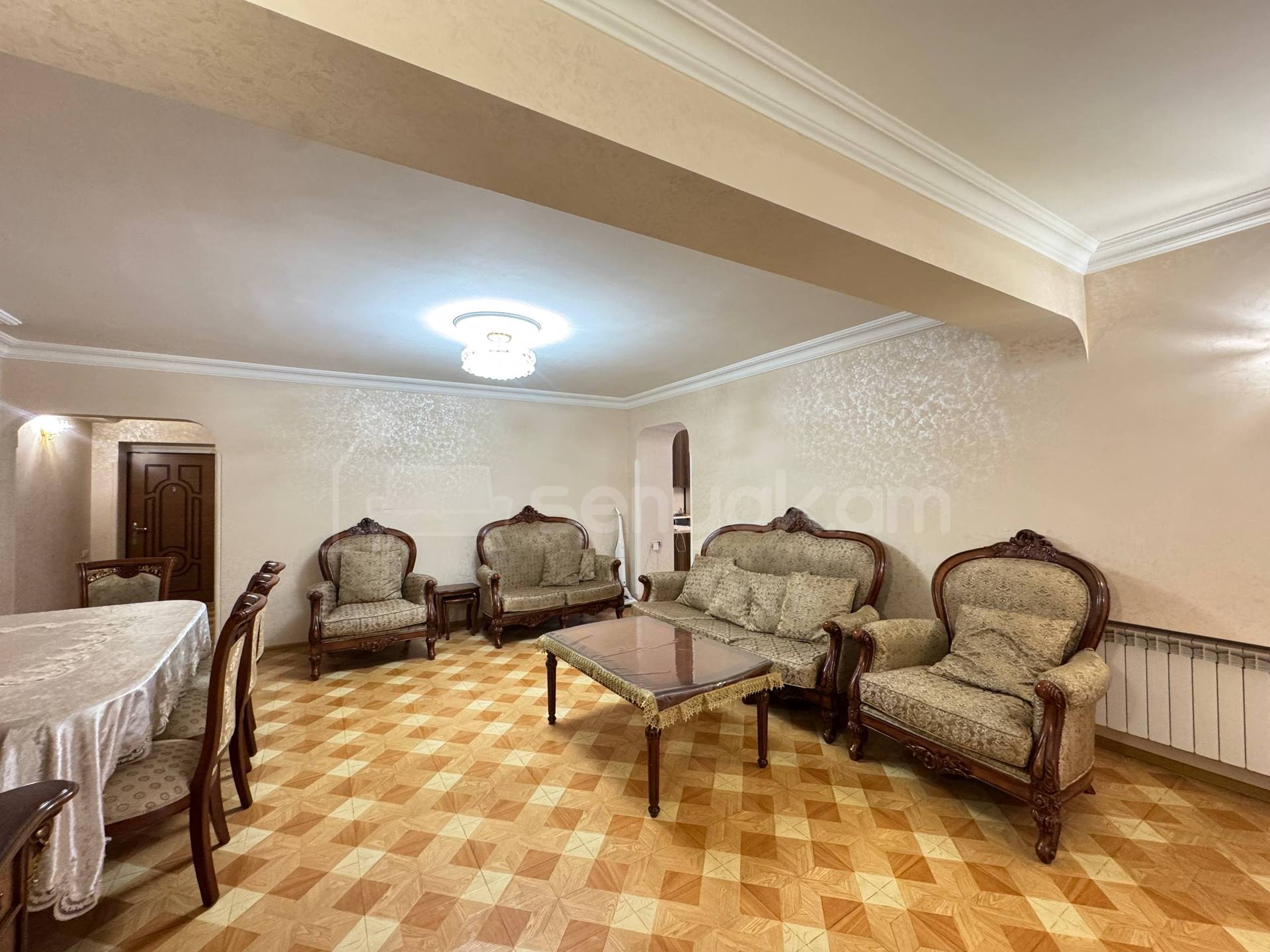 3 Սենյականոց Բնակարան Քարե Շենքում, 130քմ, 1/5 հարկ, Կապիտալ Վերանորոգված, Կահավորված, Արևկող