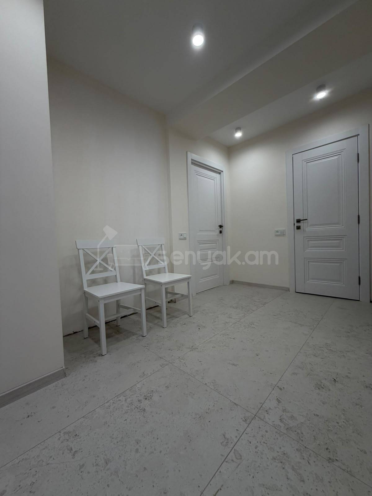 3 Սենյականոց Բնակարան, 70քմ, 1/14 հարկ, Դիզայներական Վերանորոգված, Կահավորված, Արևկող