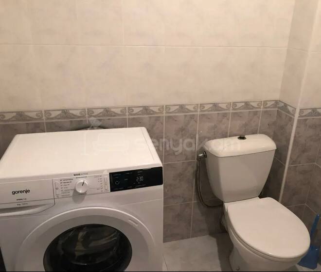 4 Սենյականոց Բնակարան Քարե Շենքում, 96քմ, 2/4 հարկ, Կոսմետիկ Վերանորոգված, Կահավորված