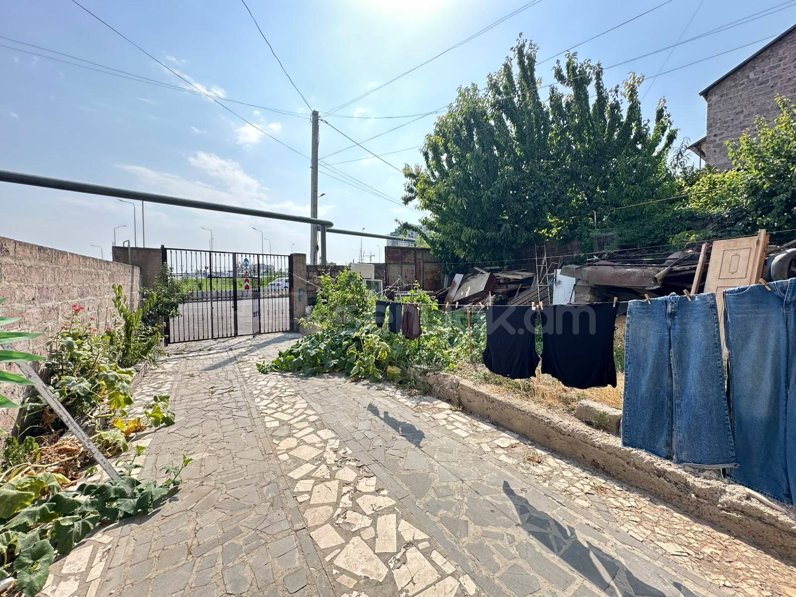 Շենք-Շինություն, 400քմ