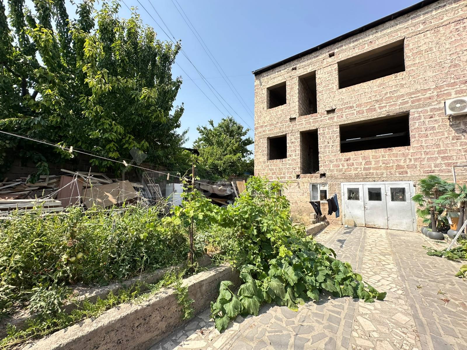 Շենք-Շինություն, 400քմ