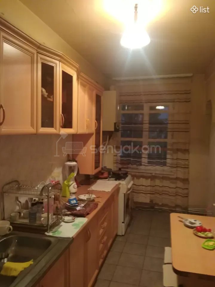 3 Սենյականոց Բնակարան, 75քմ, 3/9 հարկ, Նորմալ Վիճակում