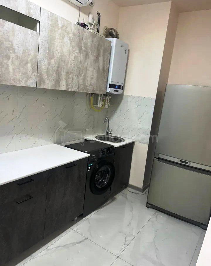 1 Սենյականոց Բնակարան Քարե Շենքում, 48քմ, 1/4 հարկ, Կապիտալ Վերանորոգված