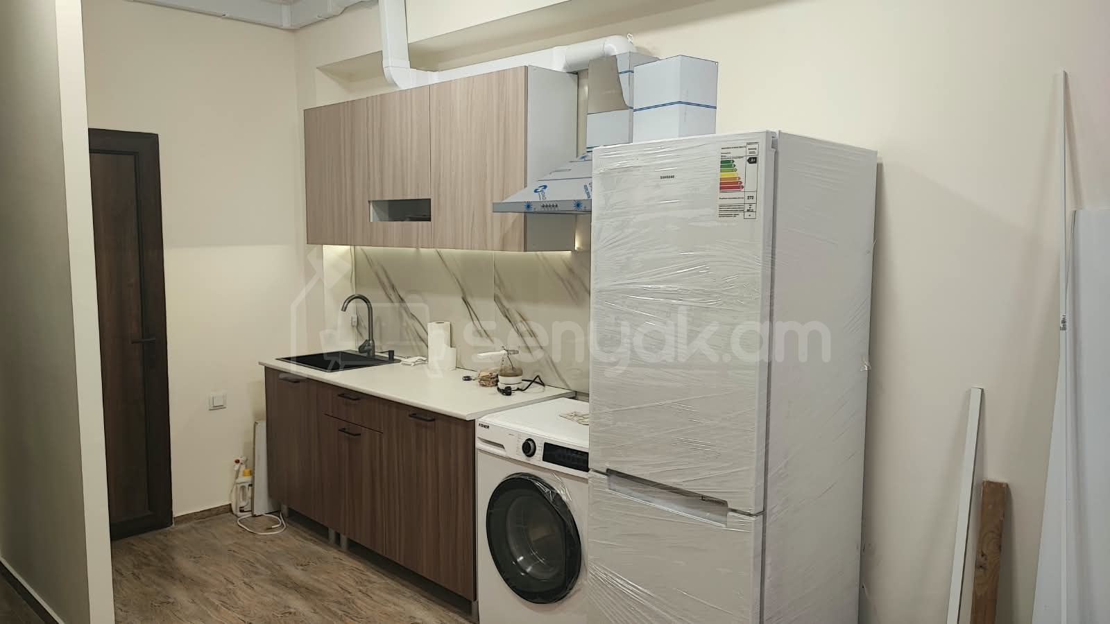 2 Սենյականոց Բնակարան Նորակառույց Քարե Շենքում, 31քմ, 3/5 հարկ, Կապիտալ Վերանորոգված