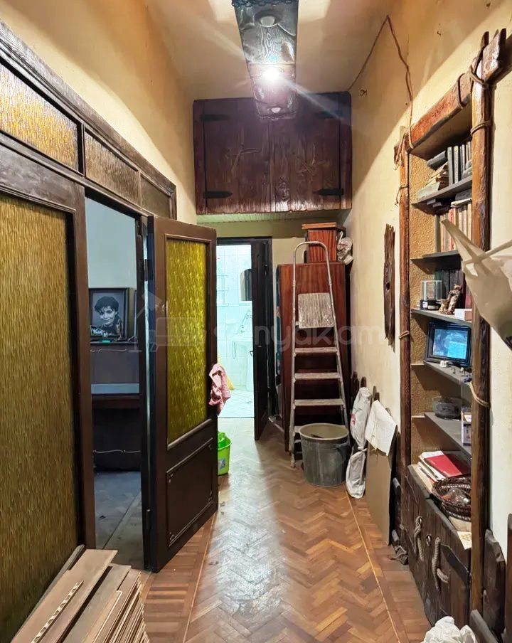 2 Սենյականոց Բնակարան Քարե Շենքում, 54քմ, 1/5 հարկ, Պետական Վիճակում