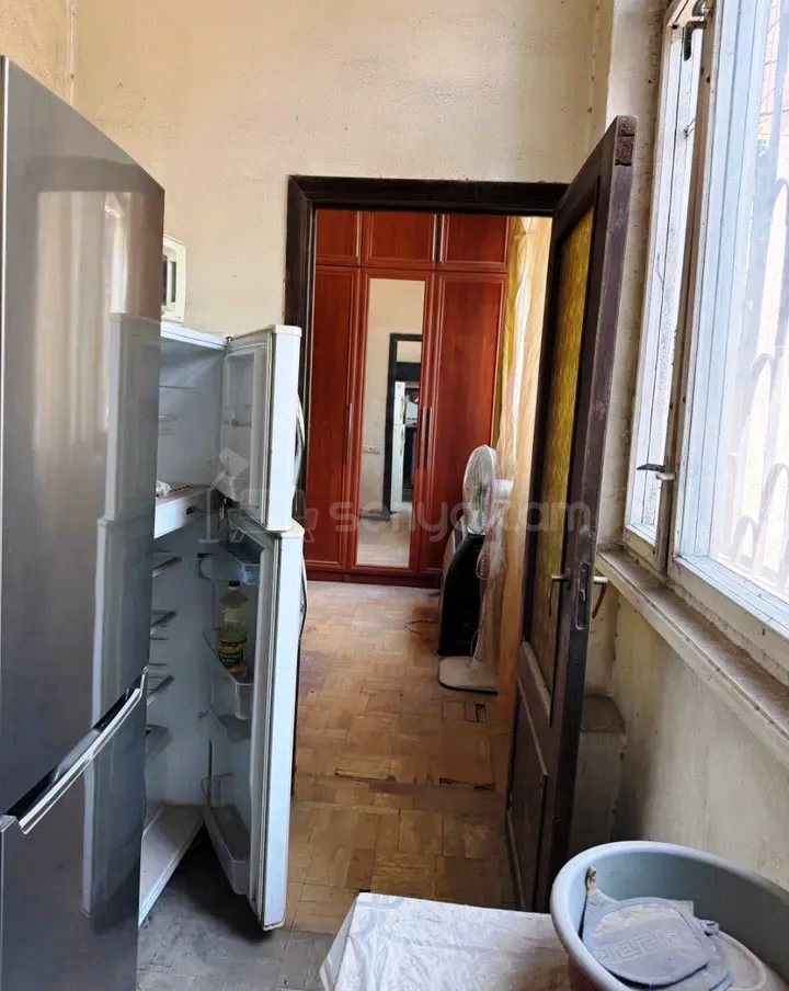 2 Սենյականոց Բնակարան Քարե Շենքում, 54քմ, 1/5 հարկ, Պետական Վիճակում