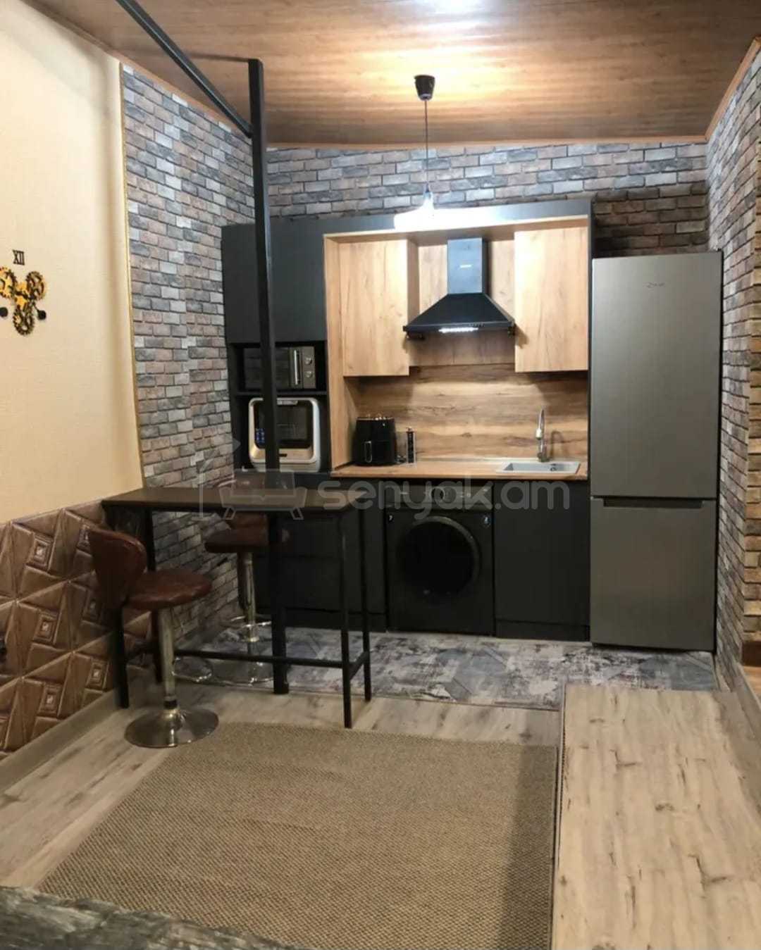 1 Սենյականոց Բնակարան, 45քմ, 11/11 հարկ, Դիզայներական Վերանորոգված, Կահավորված, Արևկող