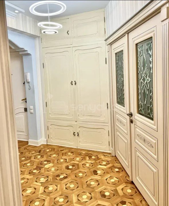 4 Սենյականոց Բնակարան, 95քմ, 10/14 հարկ, Դիզայներական Վերանորոգված