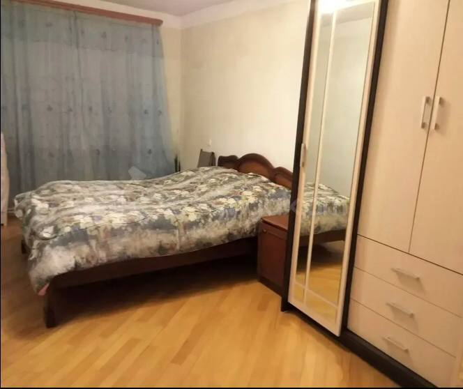 4 Սենյականոց Բնակարան Քարե Շենքում, 100քմ, 1/4 հարկ, Կոսմետիկ Վերանորոգված