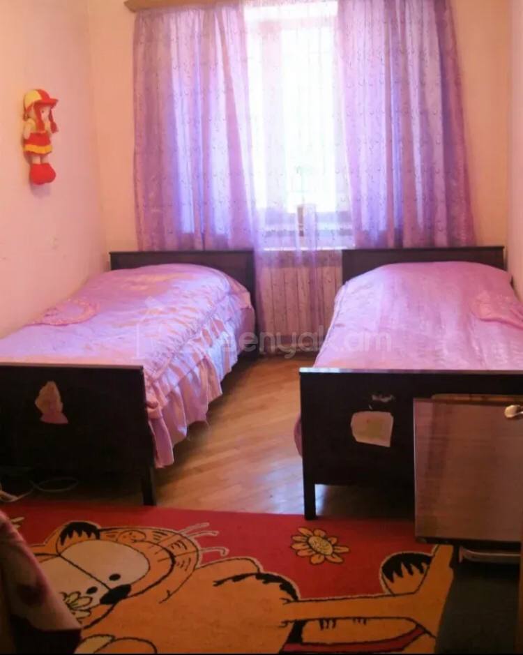 4 Սենյականոց Բնակարան Քարե Շենքում, 100քմ, 1/4 հարկ, Կոսմետիկ Վերանորոգված