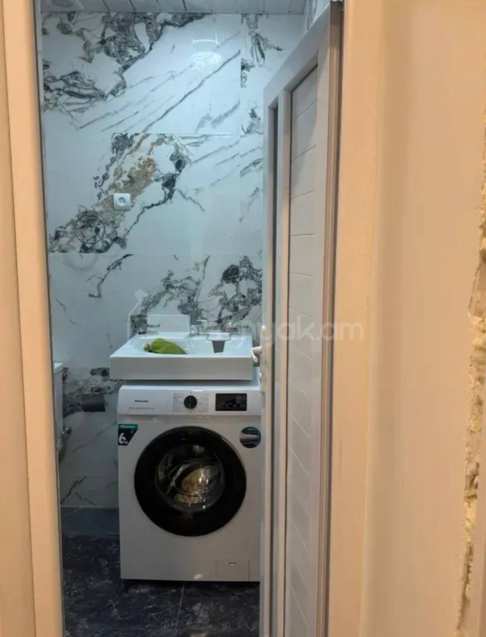 2 Սենյականոց Բնակարան Նորակառույցում, 52քմ, 2/4 հարկ, Կապիտալ Վերանորոգված, Կահավորված