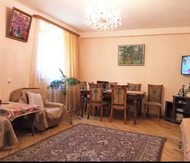 4 Սենյականոց Բնակարան Քարե Շենքում, 100քմ, 1/4 հարկ, Կոսմետիկ Վերանորոգված