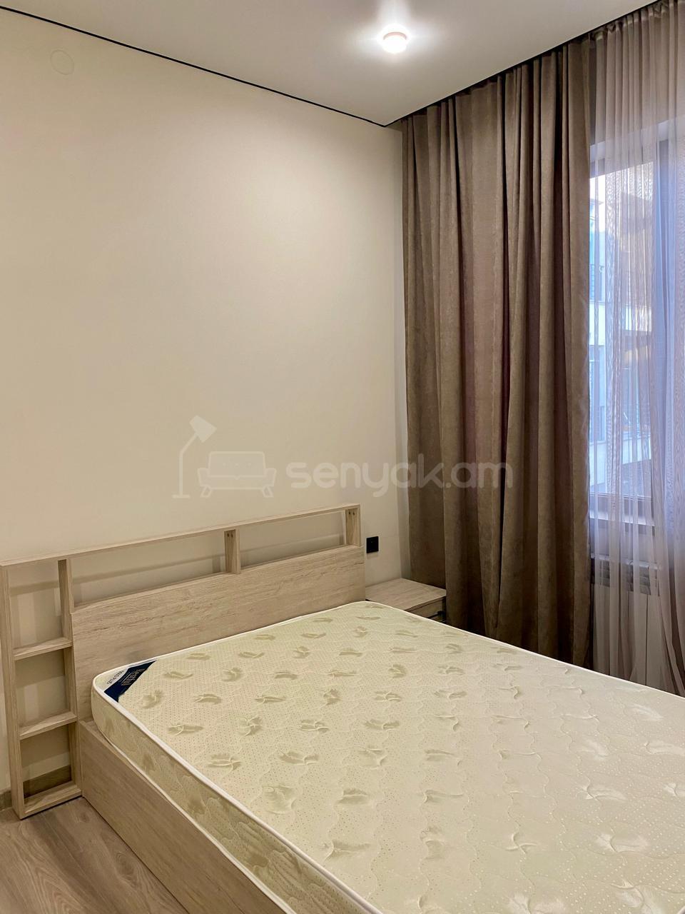 3 Սենյականոց Բնակարան Քարե Շենքում, 78քմ, 6/9 հարկ, Կապիտալ Վերանորոգված, Կահավորված