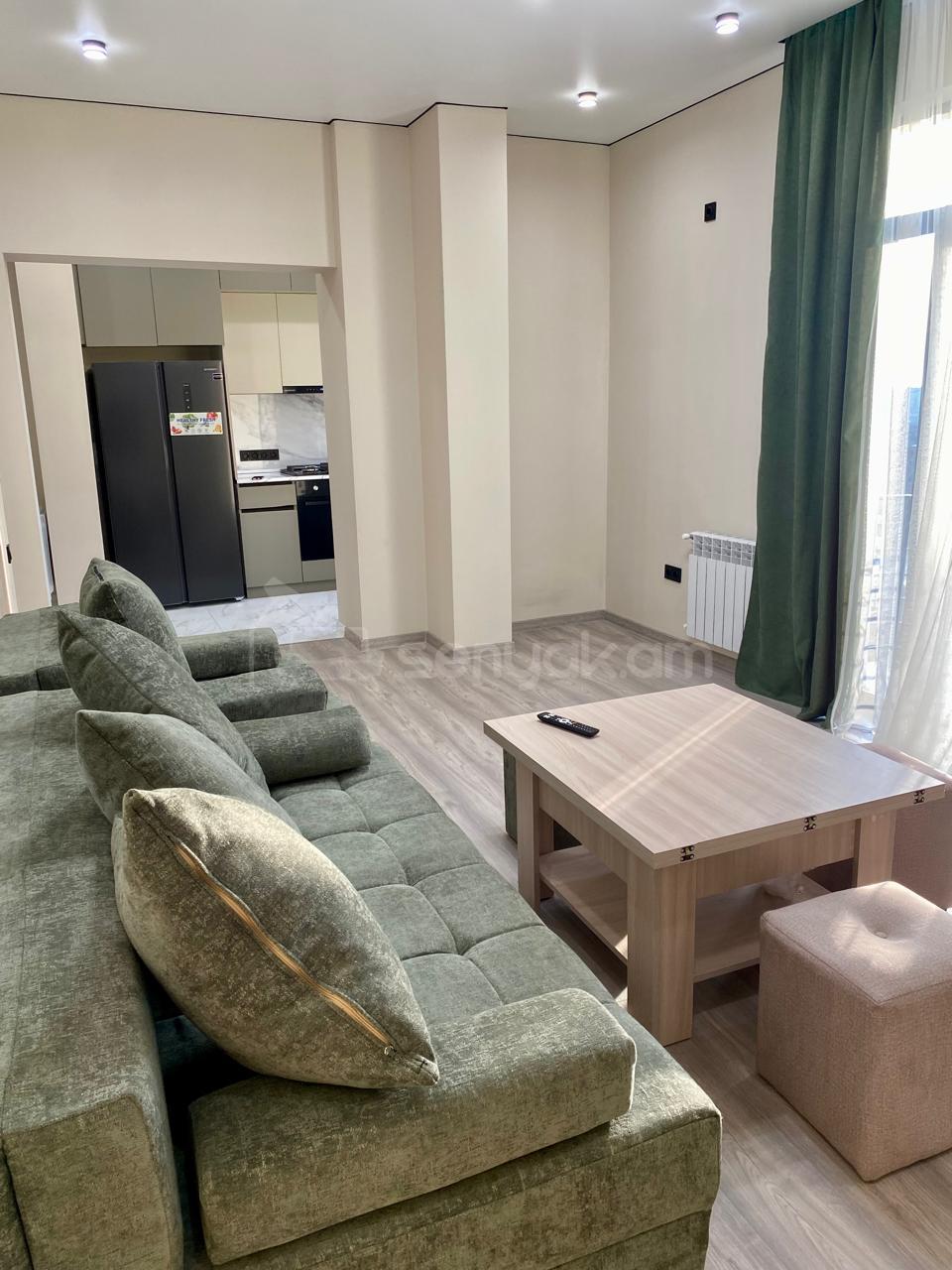 3 Սենյականոց Բնակարան Քարե Շենքում, 78քմ, 6/9 հարկ, Կապիտալ Վերանորոգված, Կահավորված