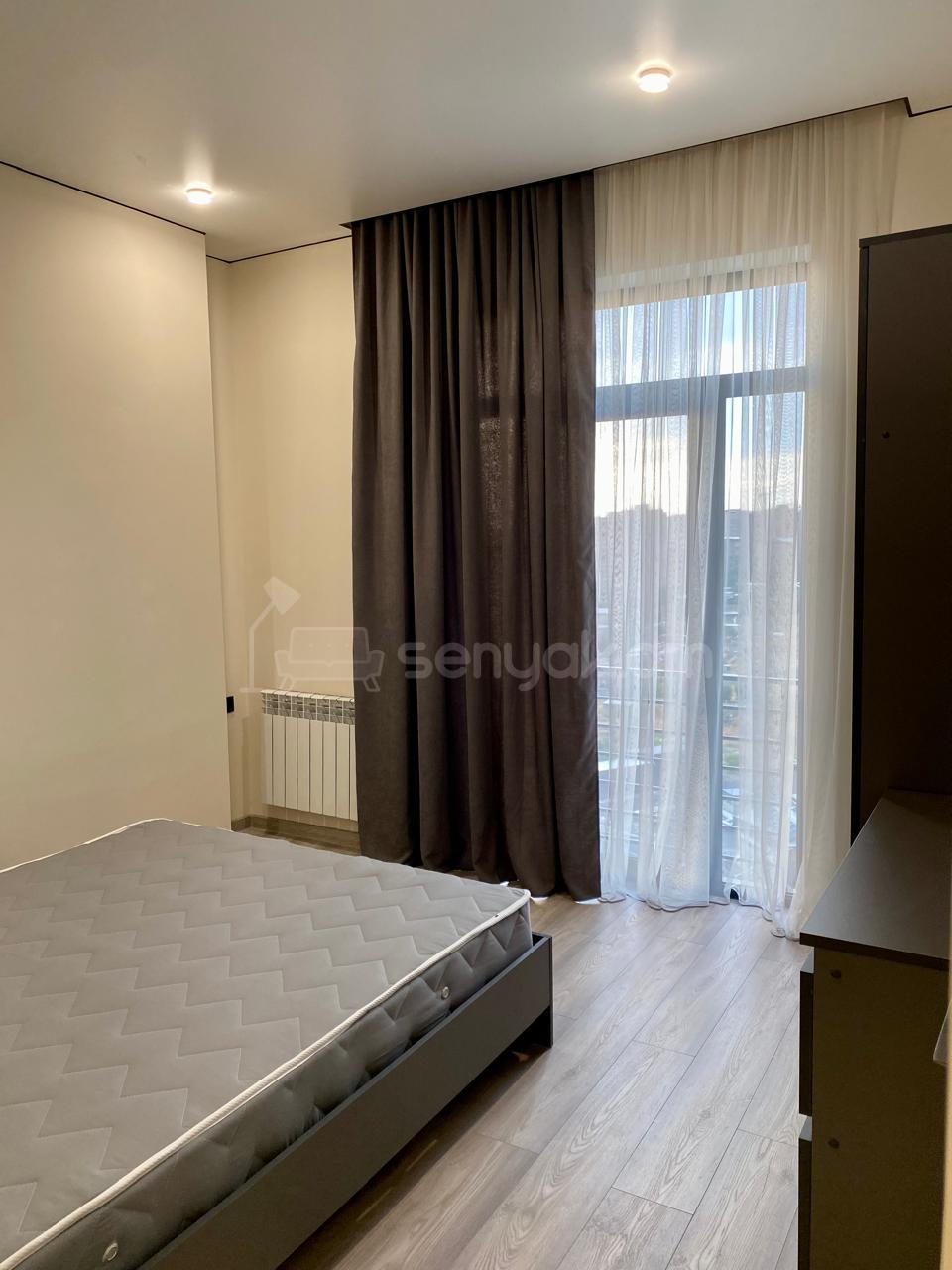 3 Սենյականոց Բնակարան Քարե Շենքում, 78քմ, 6/9 հարկ, Կապիտալ Վերանորոգված, Կահավորված