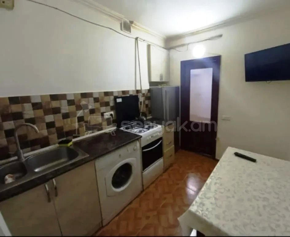 3 Սենյականոց Բնակարան, 49քմ, 1/9 հարկ, Կոսմետիկ Վերանորոգված