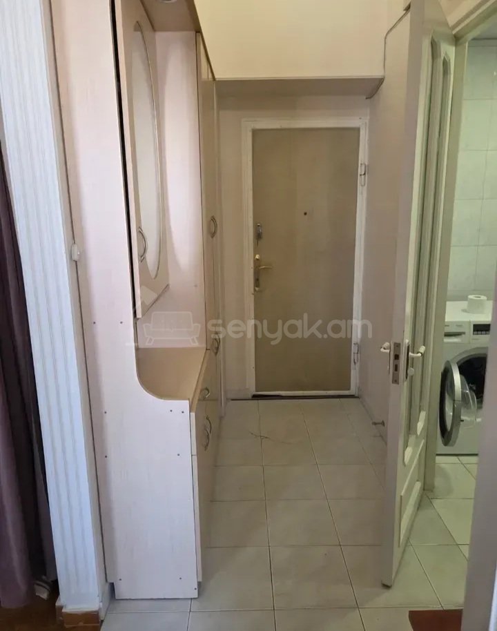 1 Սենյականոց Բնակարան Քարե Շենքում, 38քմ, 4/4 հարկ, Կապիտալ Վերանորոգված, Կահավորված