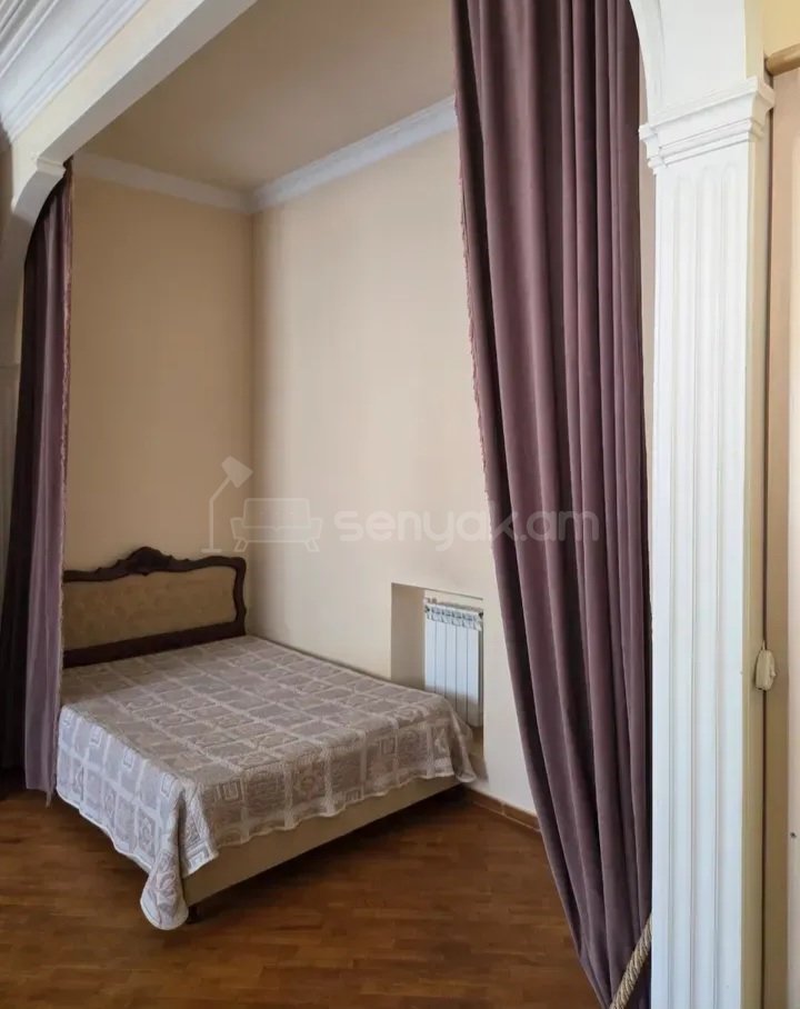 1 Սենյականոց Բնակարան Քարե Շենքում, 38քմ, 4/4 հարկ, Կապիտալ Վերանորոգված, Կահավորված