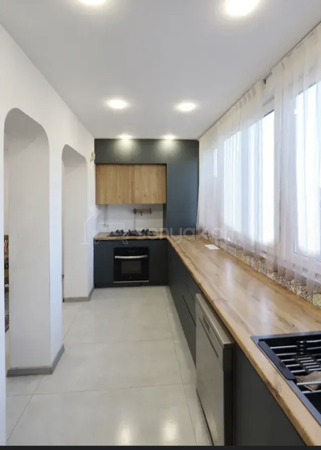 3 Սենյականոց Բնակարան, 98քմ, 8/9 հարկ, Կապիտալ Վերանորոգված