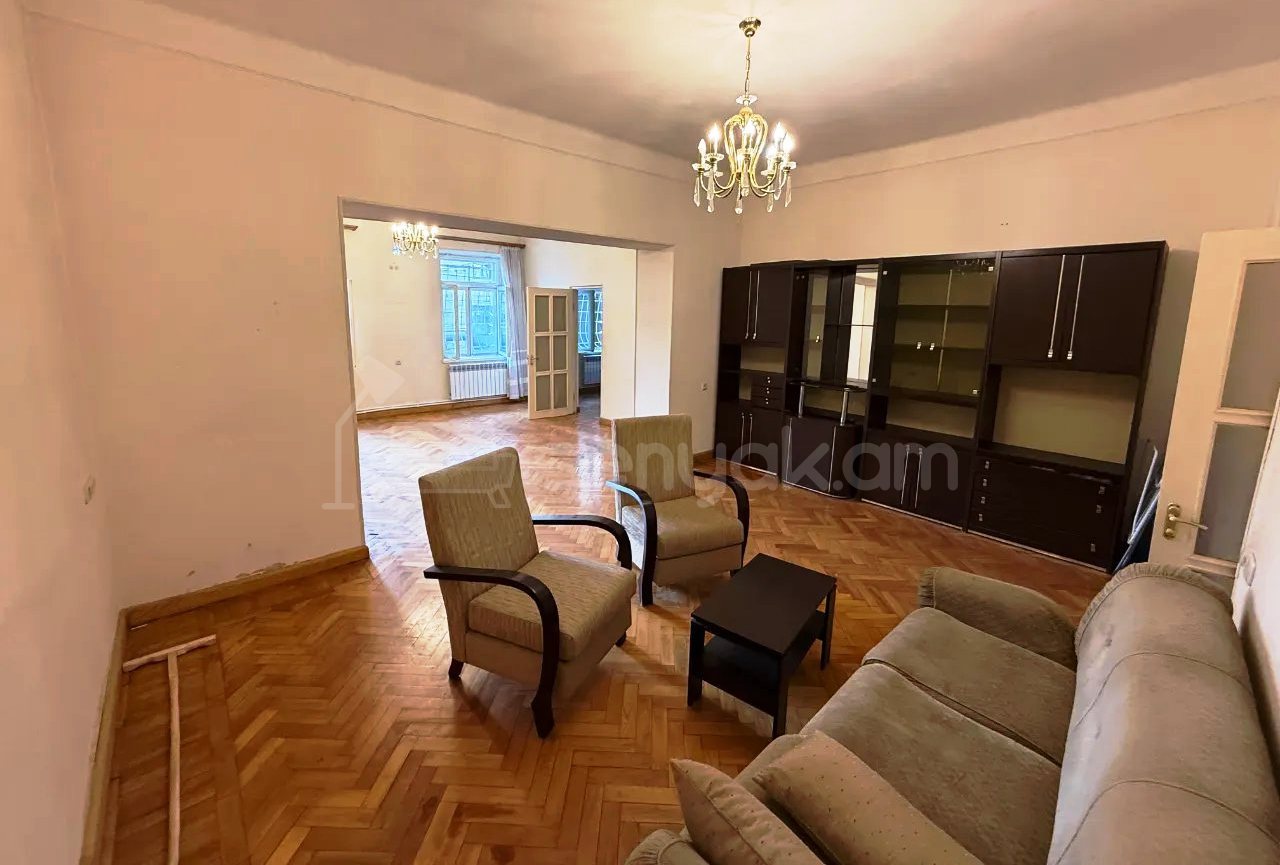 3 Սենյականոց Բնակարան, 140քմ, 1/3 հարկ, Կոսմետիկ Վերանորոգված