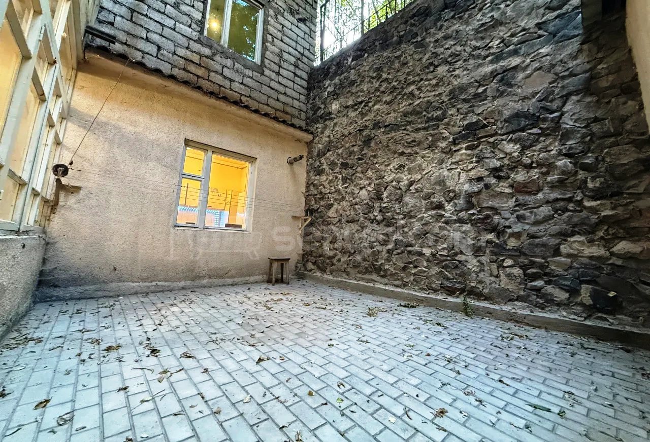 3 Սենյականոց Բնակարան, 140քմ, 1/3 հարկ, Կոսմետիկ Վերանորոգված