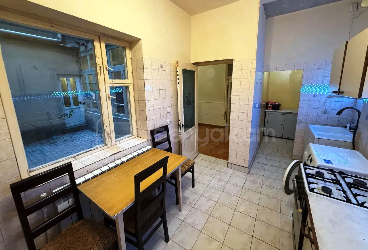 3 Սենյականոց Բնակարան, 140քմ, 1/3 հարկ, Կոսմետիկ Վերանորոգված