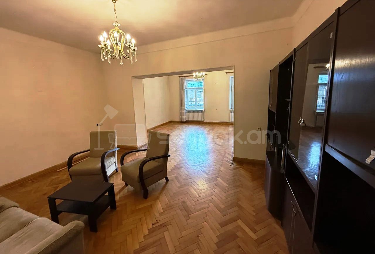 3 Սենյականոց Բնակարան, 140քմ, 1/3 հարկ, Կոսմետիկ Վերանորոգված