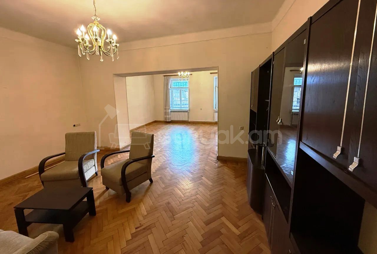 3 Սենյականոց Բնակարան, 140քմ, 1/3 հարկ, Կոսմետիկ Վերանորոգված