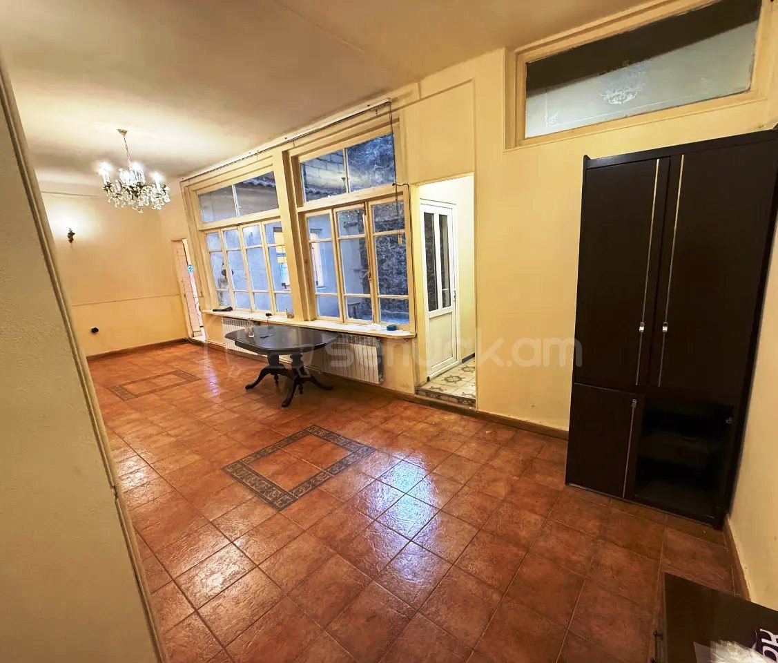 3 Սենյականոց Բնակարան, 140քմ, 1/3 հարկ, Կոսմետիկ Վերանորոգված