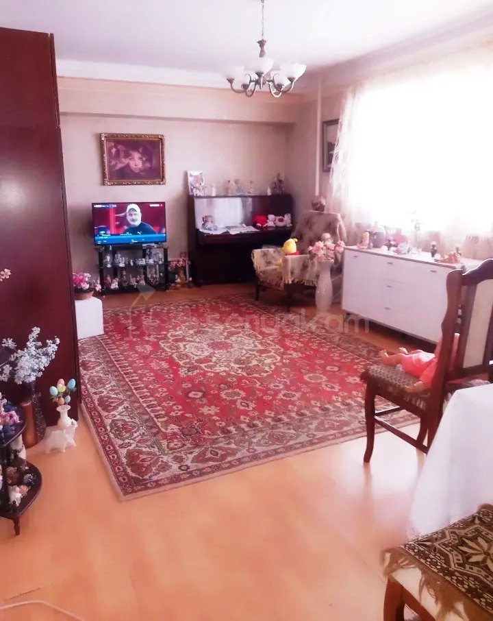 3 Սենյականոց Բնակարան, 90քմ, 12/12 հարկ, Նորմալ Վիճակում