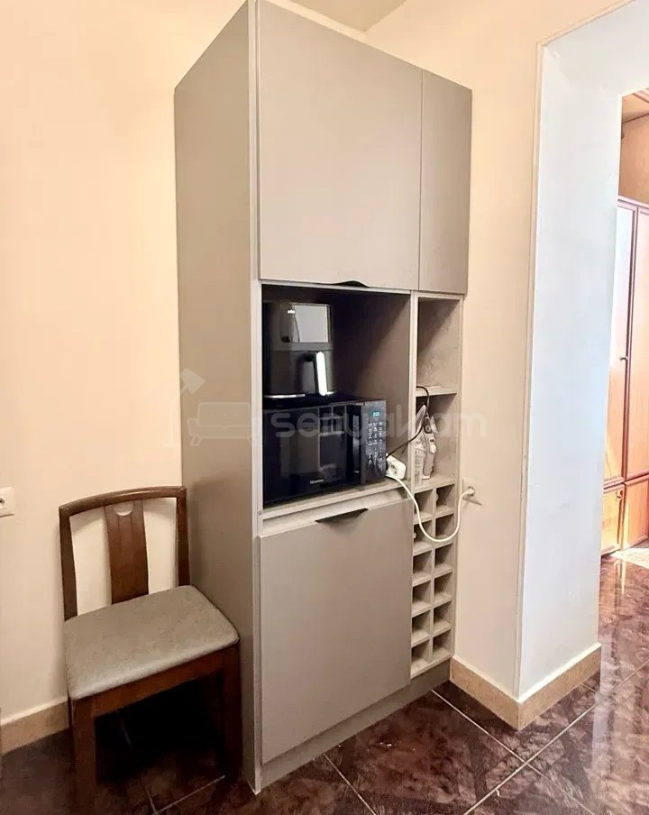 2 Սենյականոց Բնակարան Քարե Շենքում, 43քմ, 5/5 հարկ, Կապիտալ Վերանորոգված