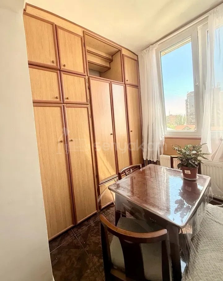 2 Սենյականոց Բնակարան Քարե Շենքում, 43քմ, 5/5 հարկ, Կապիտալ Վերանորոգված