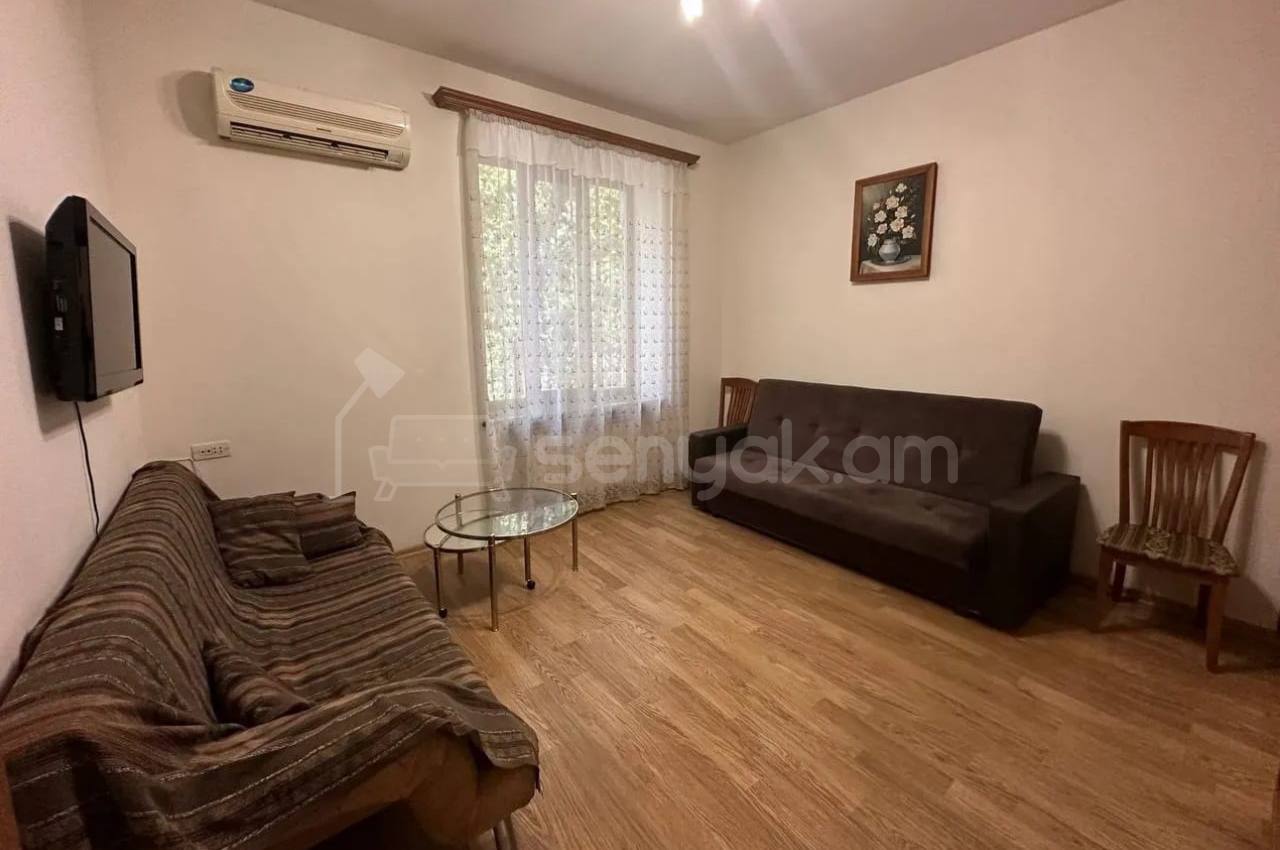 1 Սենյականոց Բնակարան Քարե Շենքում, 45քմ, 4/6 հարկ, Կապիտալ Վերանորոգված, Կահավորված, Արևկող