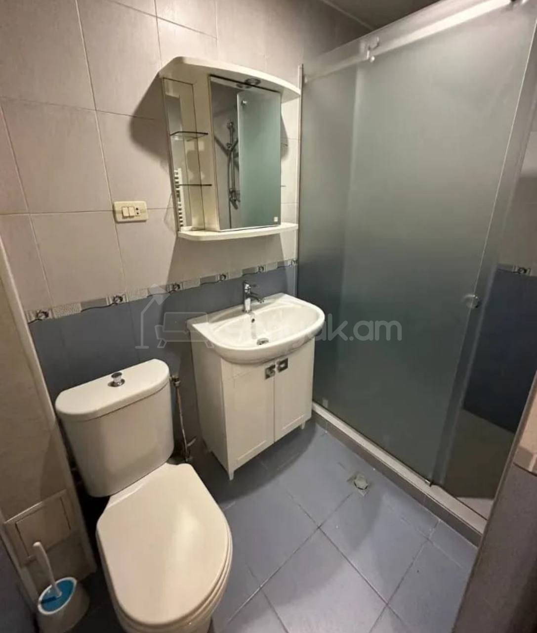1 Սենյականոց Բնակարան Քարե Շենքում, 45քմ, 4/6 հարկ, Կապիտալ Վերանորոգված, Կահավորված, Արևկող