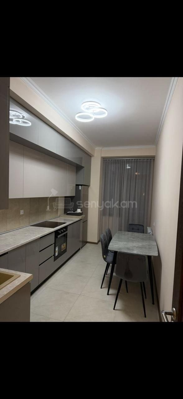 3 Սենյականոց Բնակարան Նորակառույցում, 77քմ, 3/8 հարկ, Կապիտալ Վերանորոգված, Կահավորված, Արևկող
