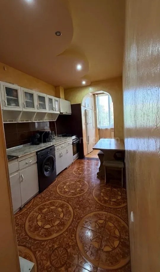 3 Սենյականոց Բնակարան, 76քմ, 4/9 հարկ, Կապիտալ Վերանորոգված