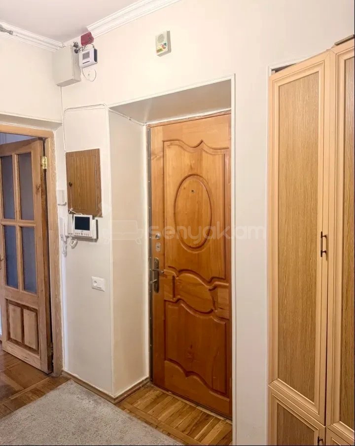 2 Սենյականոց Բնակարան Քարե Շենքում, 43քմ, 5/5 հարկ, Կապիտալ Վերանորոգված
