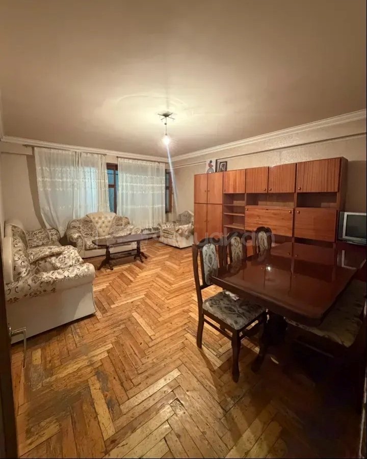 3 Սենյականոց Բնակարան, 92քմ, 8/9 հարկ, Նորմալ Վիճակում