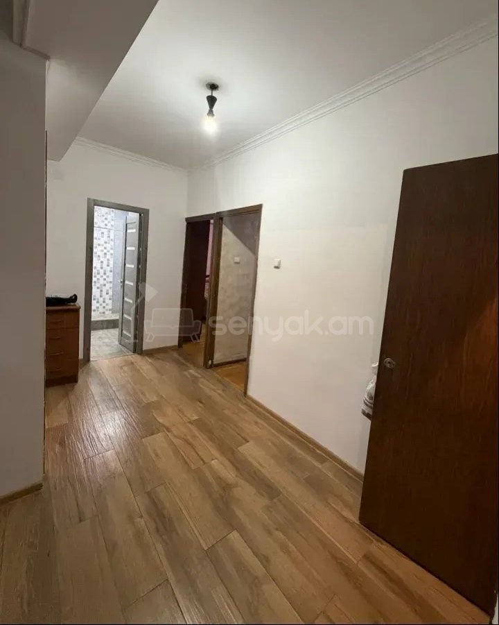 3 Սենյականոց Բնակարան, 92քմ, 8/9 հարկ, Նորմալ Վիճակում