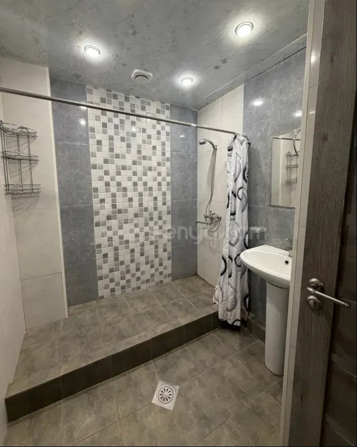 3 Սենյականոց Բնակարան, 92քմ, 8/9 հարկ, Նորմալ Վիճակում