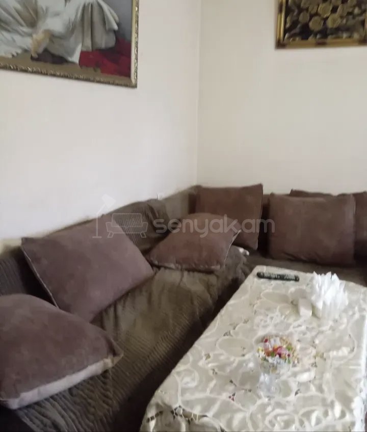 2 Սենյականոց Բնակարան Քարե Շենքում, 58քմ, 3/5 հարկ, Նորմալ Վիճակում, Կահավորված