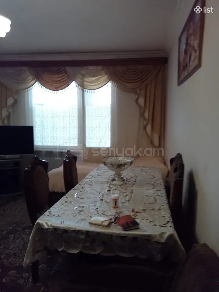 2 Սենյականոց Բնակարան Քարե Շենքում, 58քմ, 3/5 հարկ, Նորմալ Վիճակում, Կահավորված